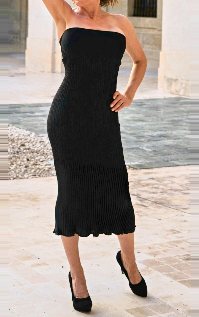 Vestido negro plisado LILIANA de EVA TYCHÉ