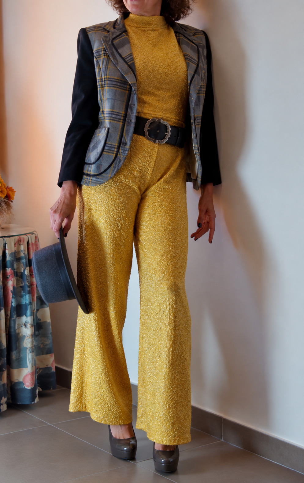 eva tyche mono amarillo dorado diseno propio mujer (5)