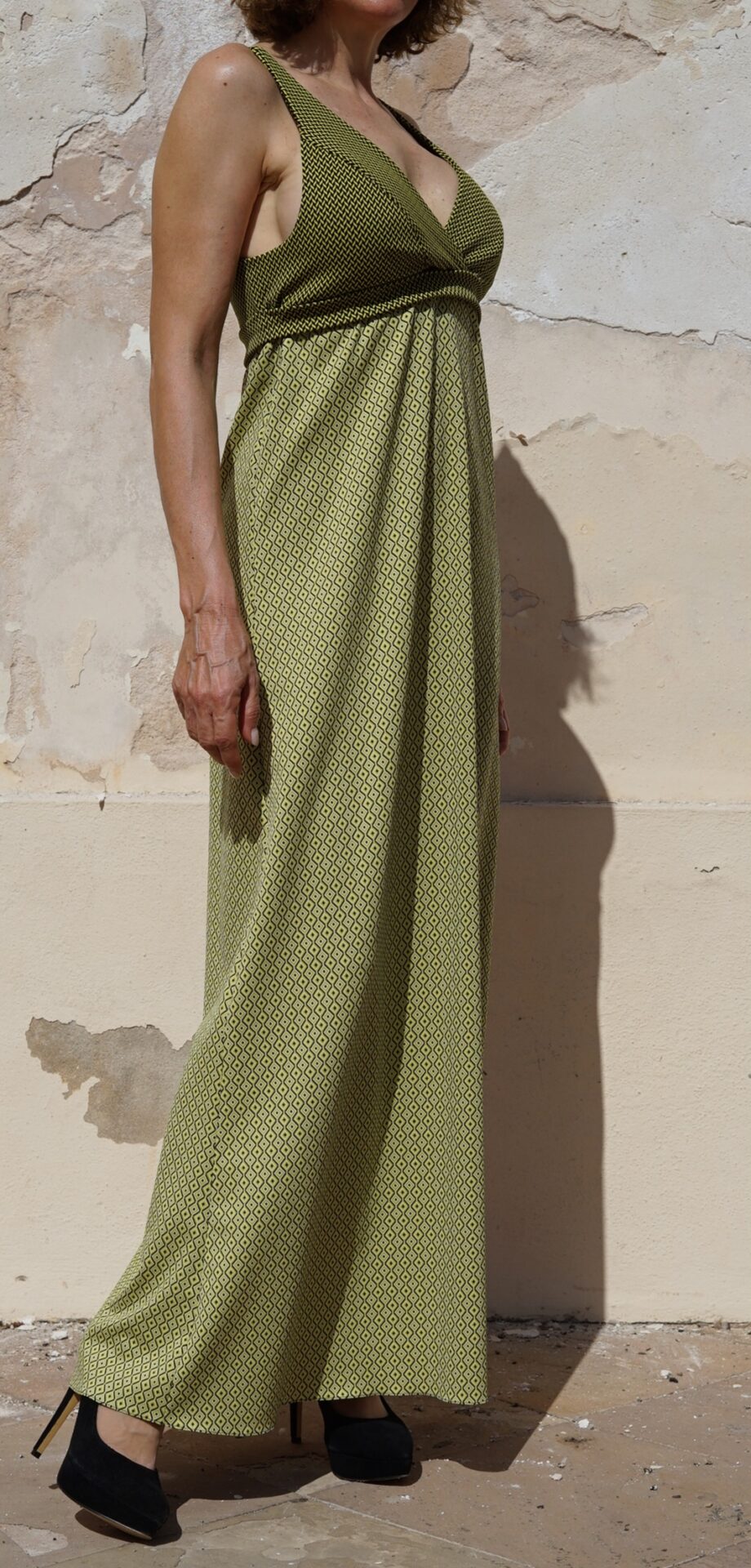 eva tyche vestido largo elegante verde estampado geometrico (3)